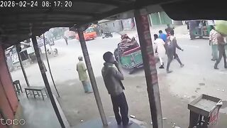Colllision Between Tractor And Rickshaw Leaves One Dead