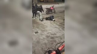 Taxi Thief Beaten by the Crowd, Doused With Gasoline and Burned In Ecuador