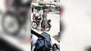 Man hurts his wife in public, bystanders just keep recording