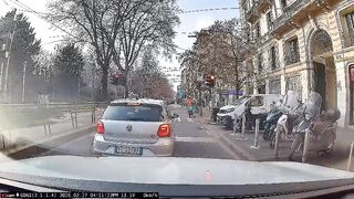 Tram derails in Milan, One Dead