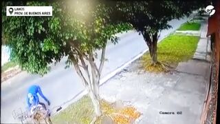 Argentina: Teacher assaulted and beaten in the street.