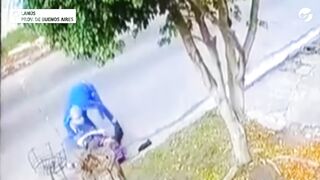 Argentina: Teacher assaulted and beaten in the street.
