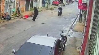 Very Lucky Dude Survives Point Blank Attack After Gun 'Miraculously' Jams