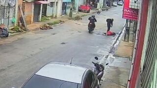 Very Lucky Dude Survives Point Blank Attack After Gun 'Miraculously' Jams