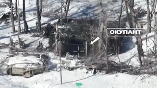 Ukrainian Border Guard Brigade Hart struck multiple Russian soldiers.
