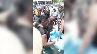 Man Accused Of Touching AYoung Girl Attacked By Locals In Colombia