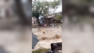 Man Drowns During Flood In India, Crowd Enjoys The Show