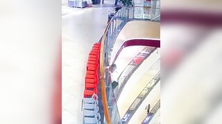 Mall Tenant Jumps To His Death After His Store Was Shut Down