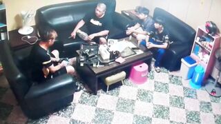 Classic: Idiot shoots himself trying to do "Chinese Roulette"
