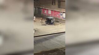 Fleeing In Rickshaw Phone Snatcher Intercepted And Brutalized In Peru