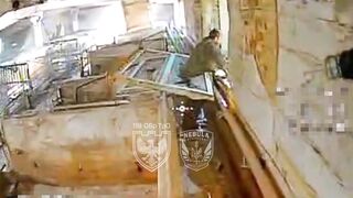 Just a casual katsap, who struck in a window and got strike from FPV