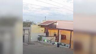 Man Working On Roff Contacts Live Wire, Gets Lectrocuted