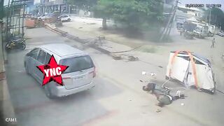 2 Workers Killed After Crane Loses Balance While Lifting Generator