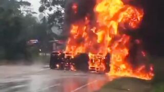 Malaysia Tanker Crushes Bezza, 2 Dead, Driver Walks Away