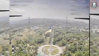 RUSSIAN ARMY ENTERING KRAMATOSRSK, DONETSK, OBLAST