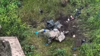 Ukraine War Classic: Soldier kneels on Landmine and loses Leg