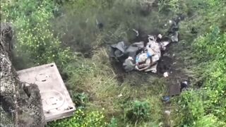 Ukraine War Classic: Soldier kneels on Landmine and loses Leg