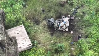 Ukraine War Classic: Soldier kneels on Landmine and loses Leg