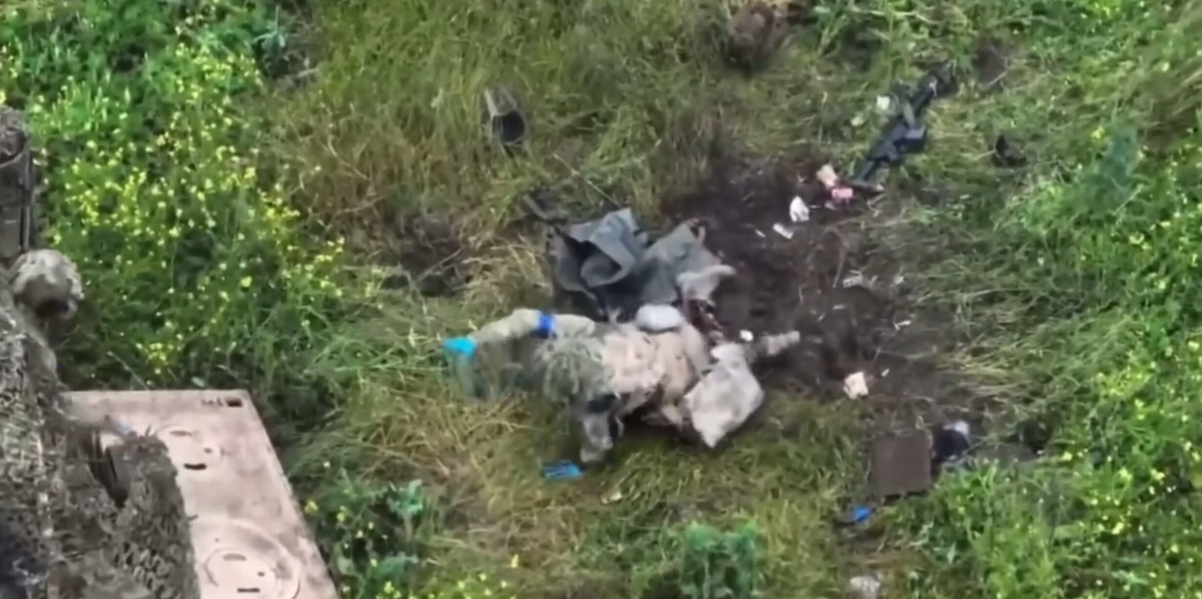 Ukraine War Classic: Soldier kneels on Landmine and loses Leg
