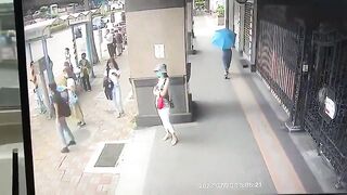 Metal Pipes fatally struck Woman {Classic video}