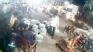 Have you ever seen a market in India at 4 a.m.?