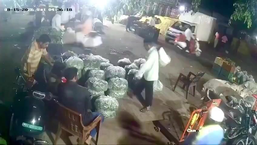 Have you ever seen a market in India at 4 a.m.?