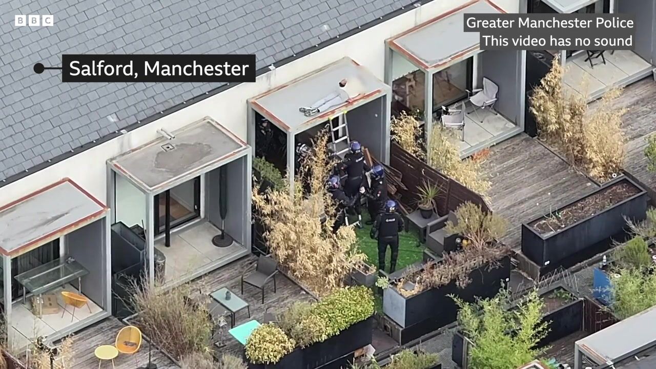 Police arrest wanted man while he slept on roof