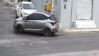 Man Gets Gunned Down In Front Of Daughter In Broad Daylight