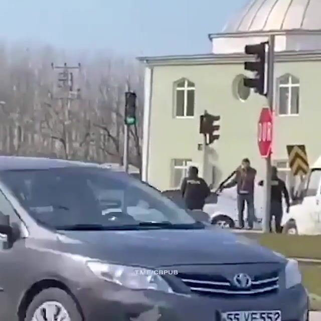 Turkish man shoots his head off with a shotgun infront of police (CLASSIC VIDEO)