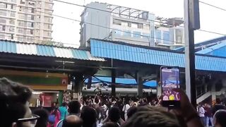 Man Climbs Train Roof, Suffers Severe Burns