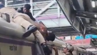 Man Climbs Train Roof, Suffers Severe Burns