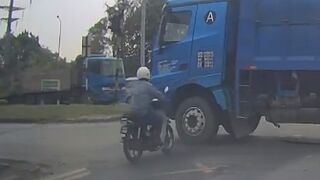 Man Meets His Death While Riding A Moped On Malaysian Road