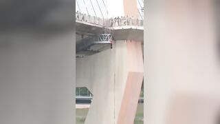 Failed Rescue Of 20-Year-Old Suicidal Girl In Dazhou