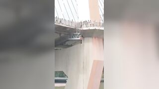 Failed Rescue Of 20-Year-Old Suicidal Girl In Dazhou