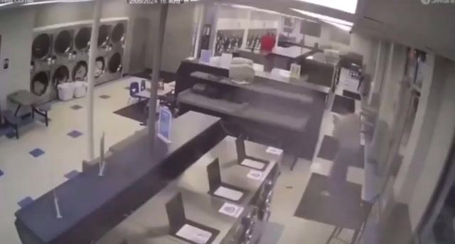 Shot To Death Inside Market Indiana USA (Classic Video)