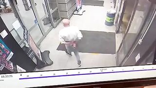 Man Knocks Out Attacker Armed With A Knife Who Tried To Stab Him