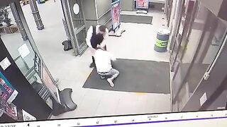Man Knocks Out Attacker Armed With A Knife Who Tried To Stab Him
