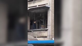 Delivery Worker Discovered A Family Of Four Died By Hanging