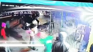 Criminal Cornered And Hacked By Machete Gang In South Africa