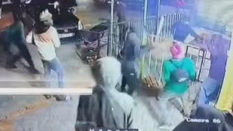 Criminal Cornered And Hacked By Machete Gang In South Africa