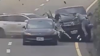 Female Volvo Driver Kills Three In Taiwan
