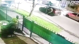 Argentina: Off-Duty Cops Turn Carjackers into Target Practice