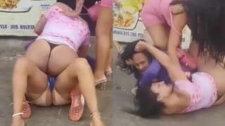 Angry Women Get Into A Fight Outside The Nightclub In Peru