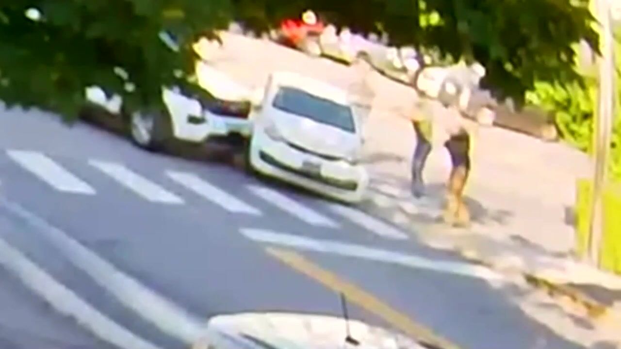 Ice agent Fatally shoots A 26-year-old Colombian man During a Document check In maine