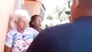 Woman Was Beaten By PoliceGirl In Venezuela