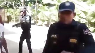 Woman Was Beaten By PoliceGirl In Venezuela