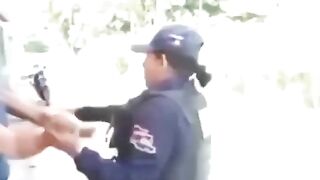 Woman Was Beaten By PoliceGirl In Venezuela