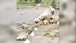 Nepal: Floods Wipe Out Town, 12 Bodies Found, 384 Tourists Missing