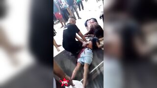 Man Gets Fatally Stabbed In The Back Outside The Store In Brazil (More Footage)