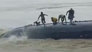 Boat Carrying 21 Workers Overturns In India, 2 Missing